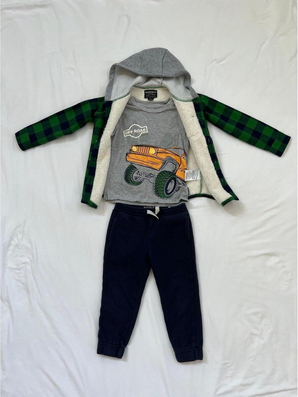 Buffalo boys size 4T green and navy sweatpants/tshirt/button up jacket outfit